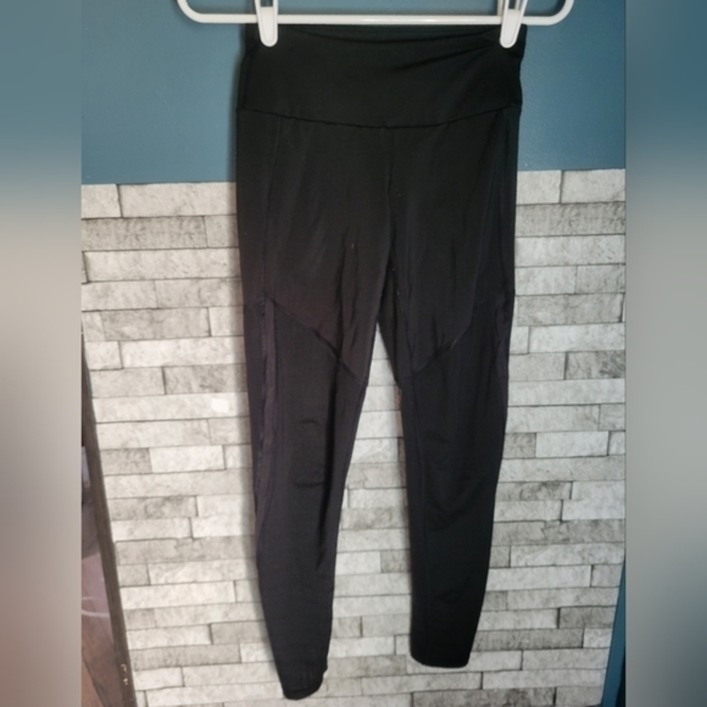 The North Face Size Small Black Leggings w‎ Mesh Details